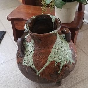 Potery pot